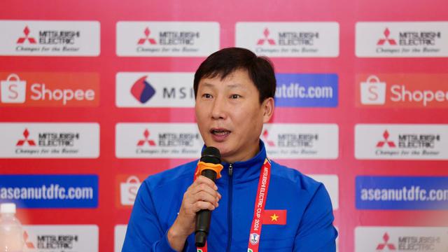 Kim Sang-sik - Timnas Vietnam