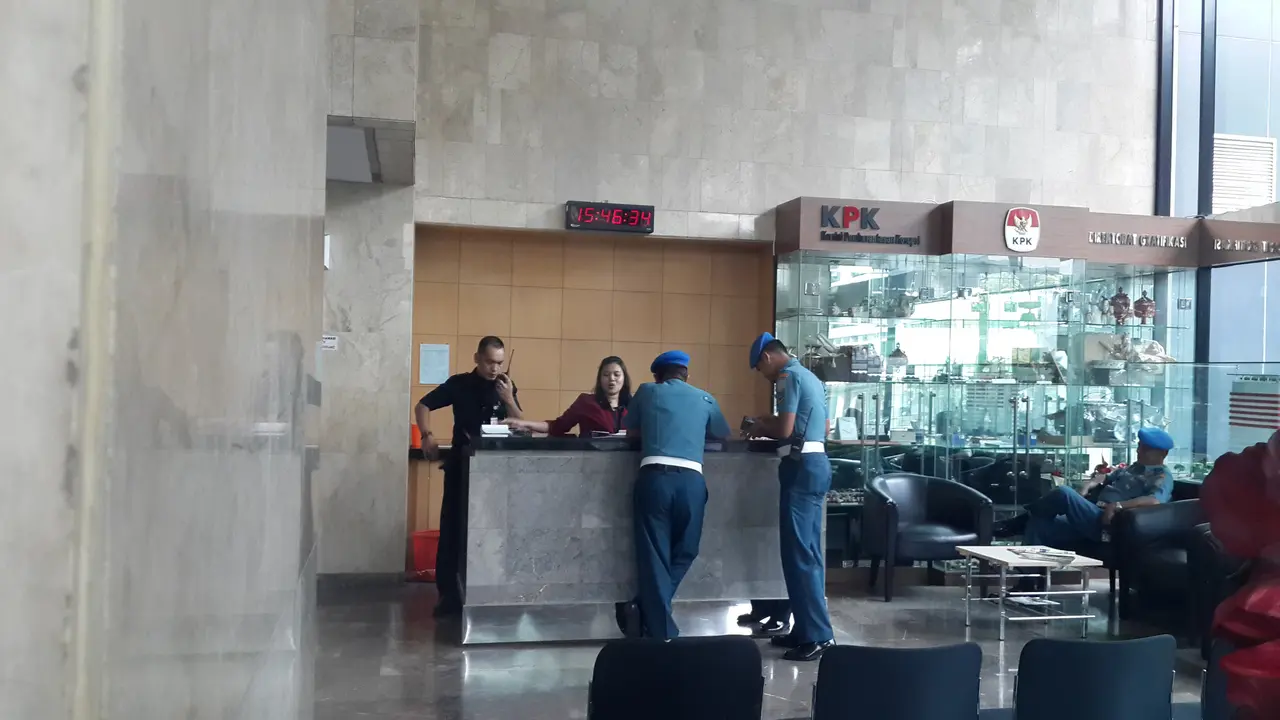 Danpom AL Sambangi KPK, Jemput Anak Buah?