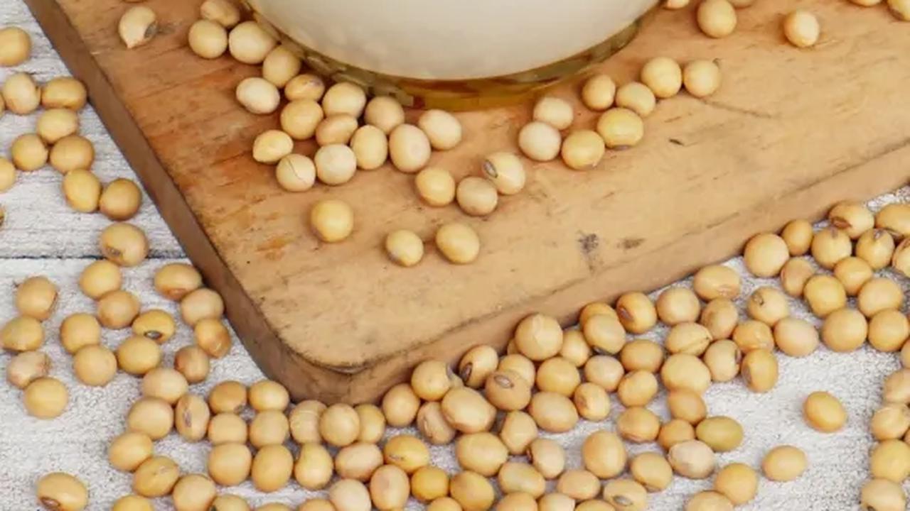 4 Cara Membuat Susu Nabati, dari Oat Milk sampai Almond Milk