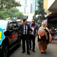 Reza Artamevia tiba di Polda Metro Jaya Pukul 15.40 WIB