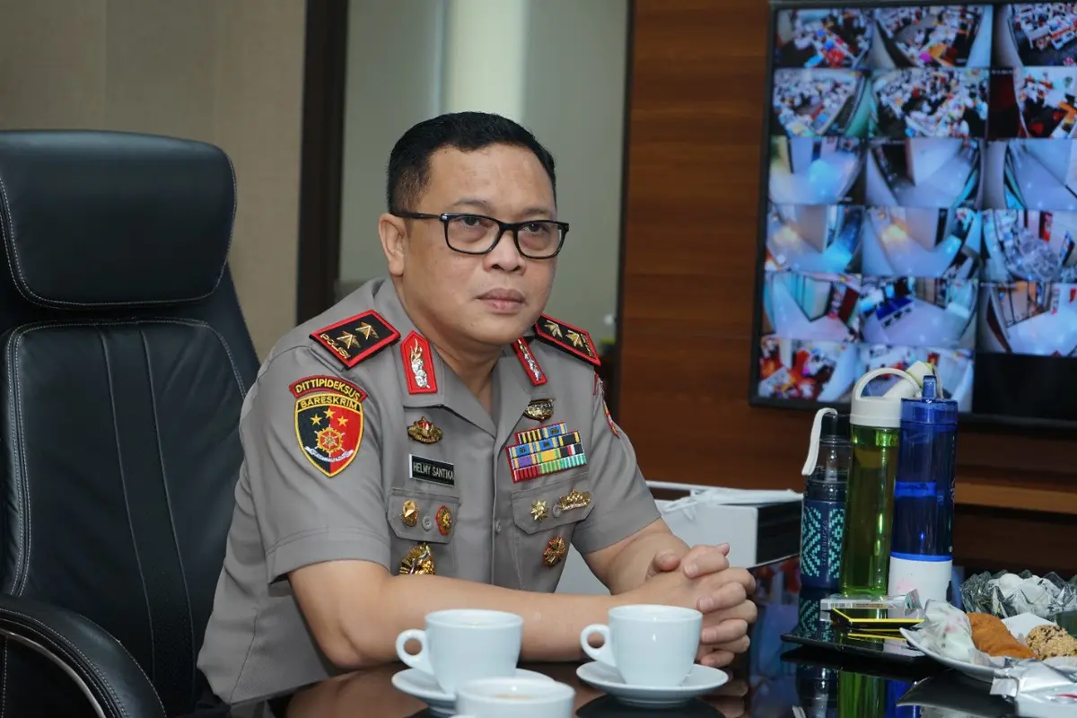 Irjen Pol Helmy Santika