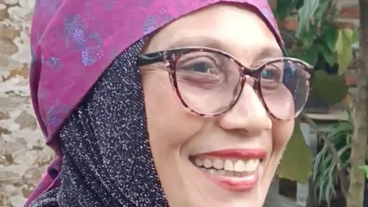Mengintip 7 Foto Teras Rumah Nursyah Ibunda Indah Permatasari, Tampilkan Nuansa Hijau Asri