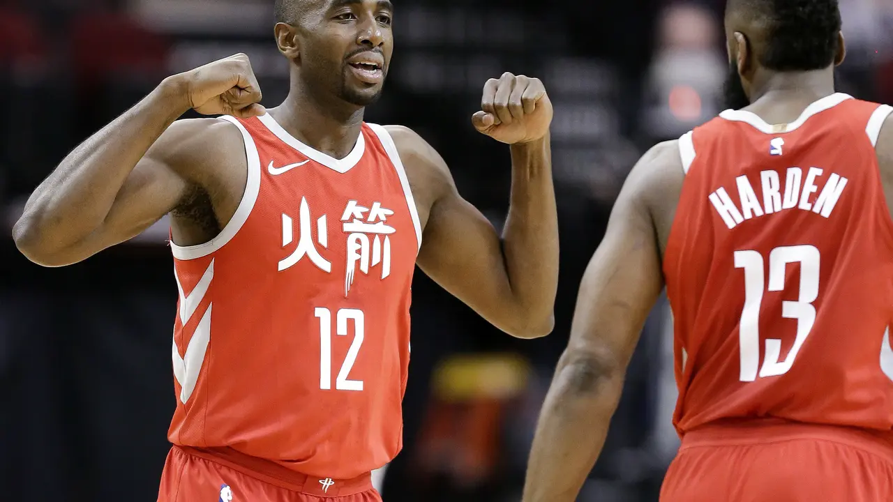 James Harden melakukan selebrasi bersama Luc Mbah a Moute