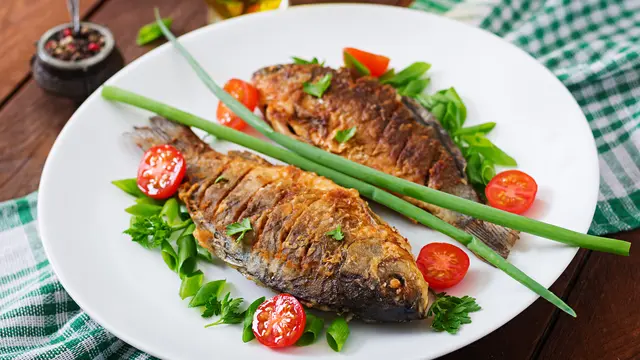 Ilustrasi Ikan Goreng