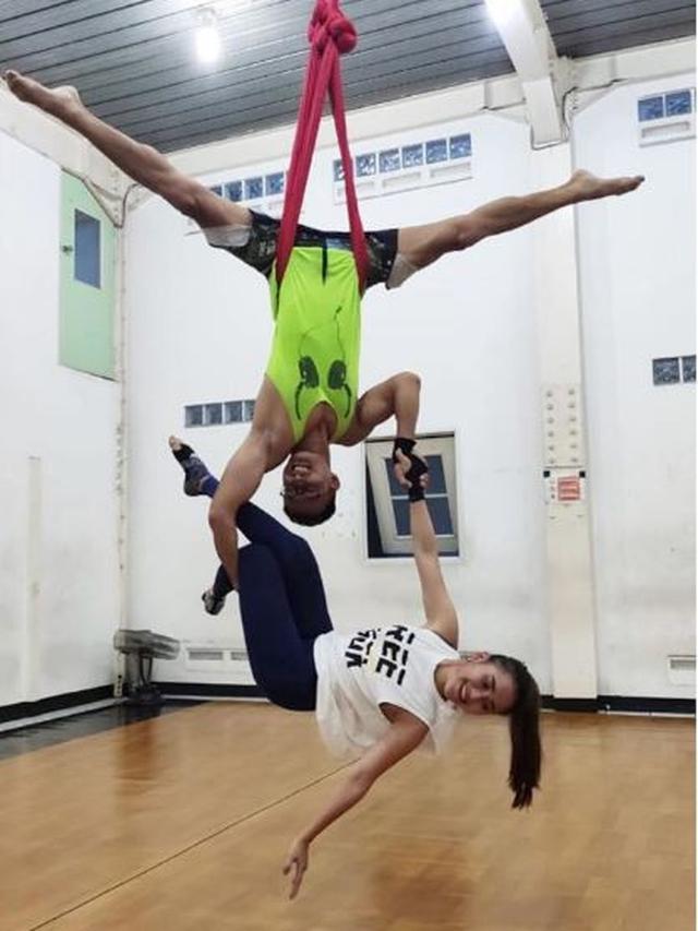 Potret Ayu Ting Ting Saat Aerial Dance, Gayanya Jadi Sorotan