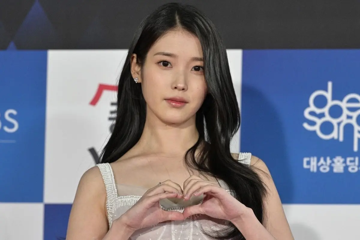 IU