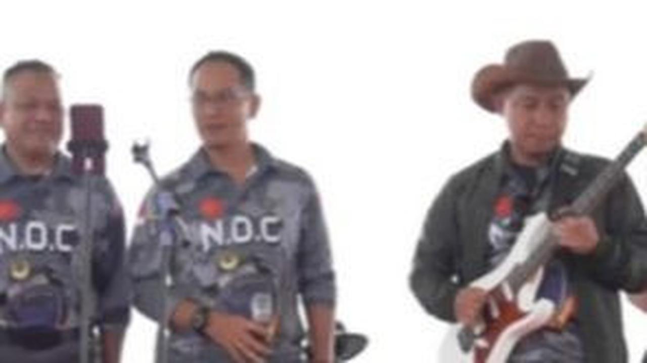 Lewat keterangan unggahan, Agus mengaku jika ia dan Saleh sudah sering bermain musik bersama sejak masih menjadi taruna.