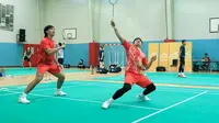 Ganda putra Indonesia Leo Rolly Carnando/Daniel Marthin akan menghadapi Aaron Chia/Soh Wooi Yik pada babak 32 besar Badminton Asia Championships 2023 di&nbsp;Sheikh Rashid Bin Hamdan Indoor Hall, Dubai, Rabu (26/4/2023). (foto: PBSI)
