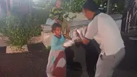 Berbagi Kebahagiaan Ramadhan ala Mayjen TNI Ramses Tobing, Bagikan Menu Buka Puasa untuk Anak Jalanan dan Pekerja Kecil