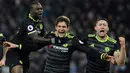 Meski tanpa diperkuat striker andalannya Diego Costa, Chelsea sukses membantai tuan rumah Leicester City 3-0 pada lanjutan pertandingan Liga Inggris di King Power Stadium, Sabtu (14/1) (AP Photo/Rui Vieira)