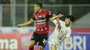 Bek kiri Bali United ini tampil mengesankan saat bertahan maupun membantu serangan. Meski berposisi sebagai pemain bertahan namun Ricky Fajrin mampu melesakkan dua gol dan lima assist dari 31 pertandingan di BRI Liga 1 musim ini. (Bola.com/M Iqbal Ichsan)