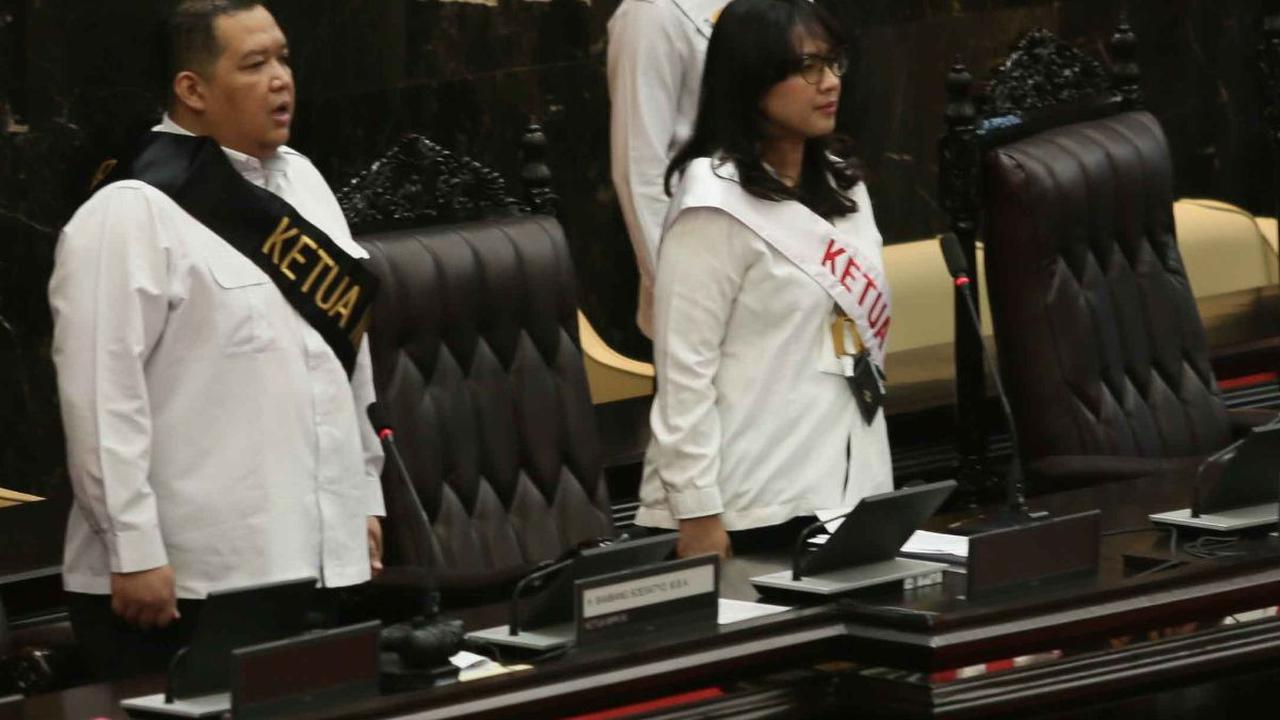 Kemudian, Pimpinan Lembaga Negara, Seluruh Anggota MPR yang terpilih dari DPR dan DPD, dan Menteri Kabinet Indonesia Maju serta pejabat setingkat menteri.