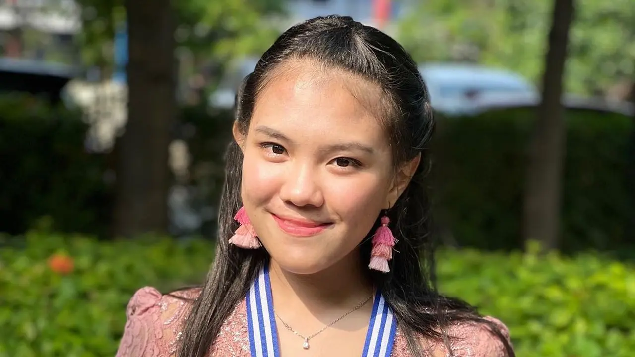 [Fimela] Kirana Velovoice anak Andika Kangen Band