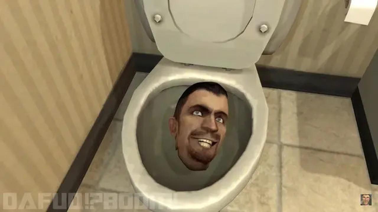 Kim Kardashian Dapat Kado Ultah dari North West, Kalung Berlian Bertuliskan Skibidi Toilet