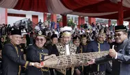 Sultan Kutai Kartanegara Ing Martadipura Ke XXI dalam rangkaian acara Erau Adat Pelas Benua 2023.