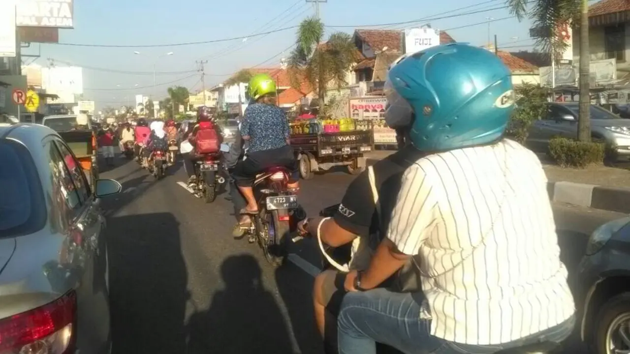 Kawasan Wisata Kuliner Kerap Bikin Macet di Pantura Cirebon