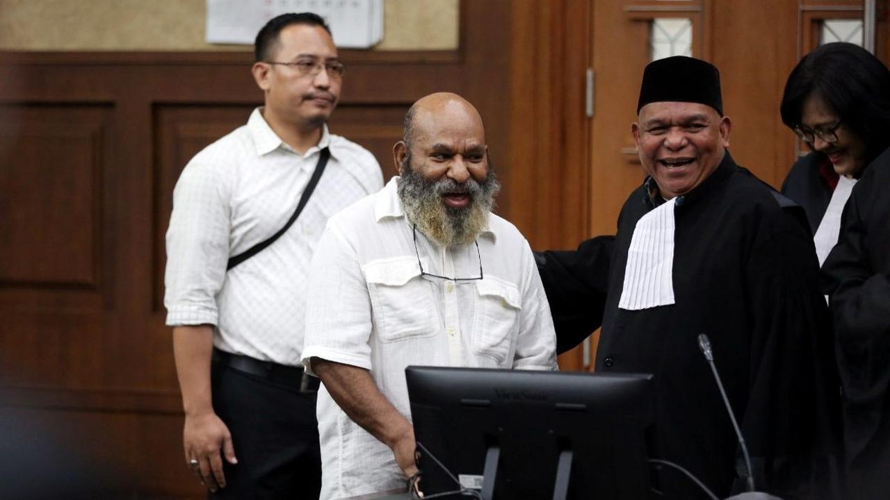 "Saya tidak tahu itu, yang jelas saya diminta tolong transfer, saya transfer," ujar Imelda di Pengadilan Tipikor, Senin (21/8/2023).