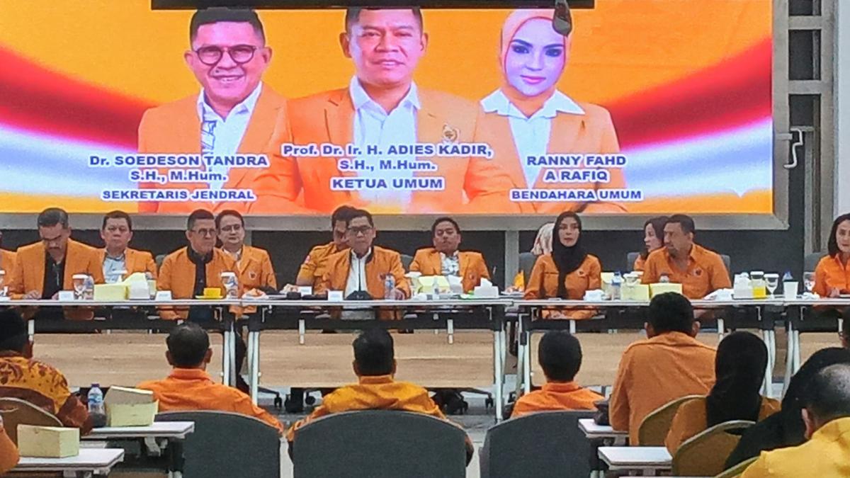 Adies Kadir Umumkan Pengurus MKGR 2025-2030, Siap Perkuat Konsolidasi Golkar