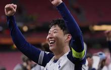 Potret Son Heung-min usai Kemenangan di Liga Europa, Momen Bareng Park Seo-joon Langsung jadi Perhatian