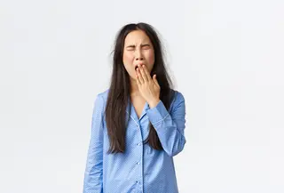 Latihan fisik dapat dilakukan untuk mengusir rasa kantuk saat sahur. (Foto/dok: Freepik/benzoix)