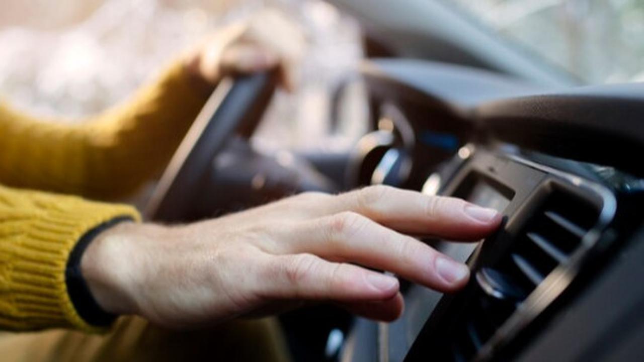 Cara Mengatasi AC Mobil Mendadak Mengeluarkan Udara Panas