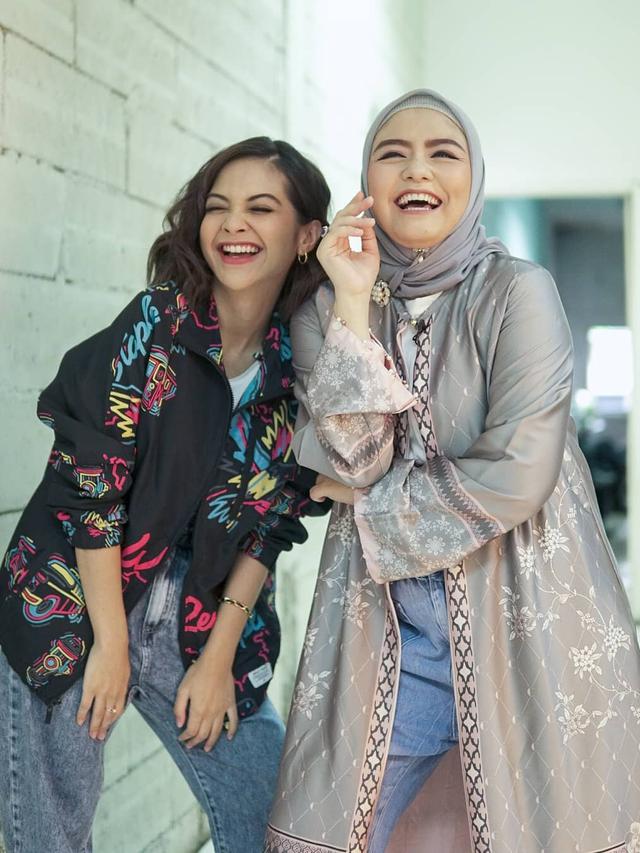 Bersahabat 16 Tahun, Ini 6 Potret Kebersamaan Tika dan Tiwi Eks T2 yang Kompak