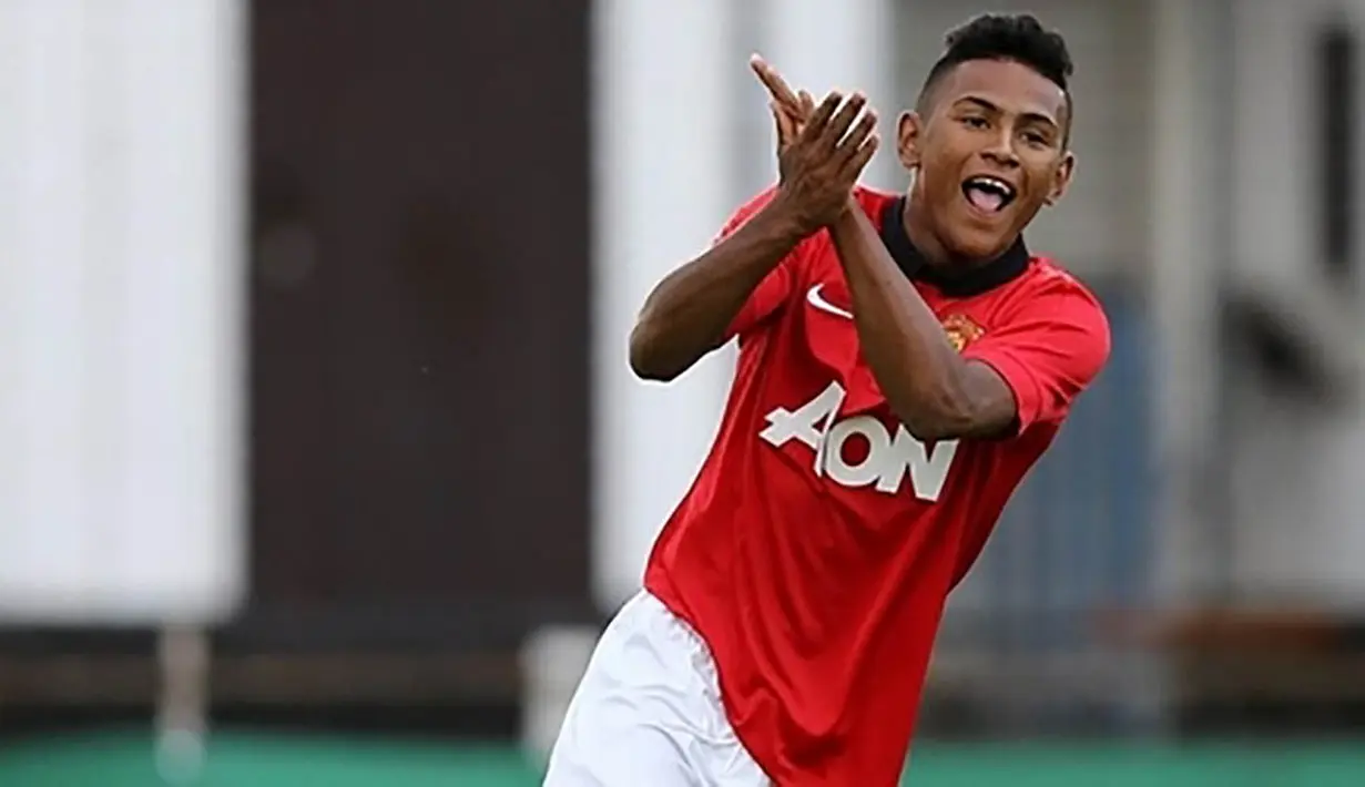 4. Demetri Mitchell. Gelandang sayap kiri berkebangsaan Inggris ini memiliki kecepatan yang luar biasa. Pemuda dengan tinggi 181 cm itu sudah tiga musim berseragam MU. (www.fm.base.co.uk)