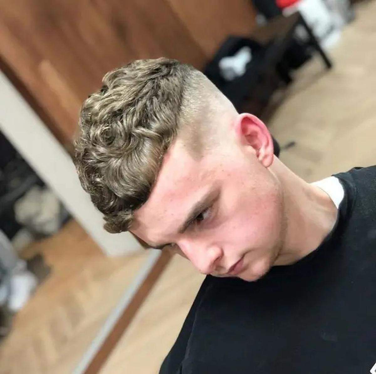 Model Rambut Pria yang Cocok untuk Wajah Bulat, Siap Bikin Kamu Tampil Percaya Diri