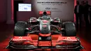 Tampilan mobil McLaren MP4-25A Mercedes yang dikendarai oleh pembalap Lewis Hamilton pada GP Turki 2010, saat dipamerkan di Sotheby London, Selasa (18/5/2021). Mobil McLaren tersebut  akan dilelang di Grand Prix (GP) Inggris pada bulan Juli 2021 mendatang. (AP Photo/Alberto Pezzali)