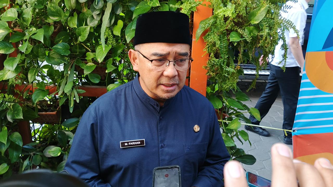 Tegas! Farhan Ungkap Tiang Beton Penyangga Teras Cihampelas Bikin Aliran Air Drainase Buruk