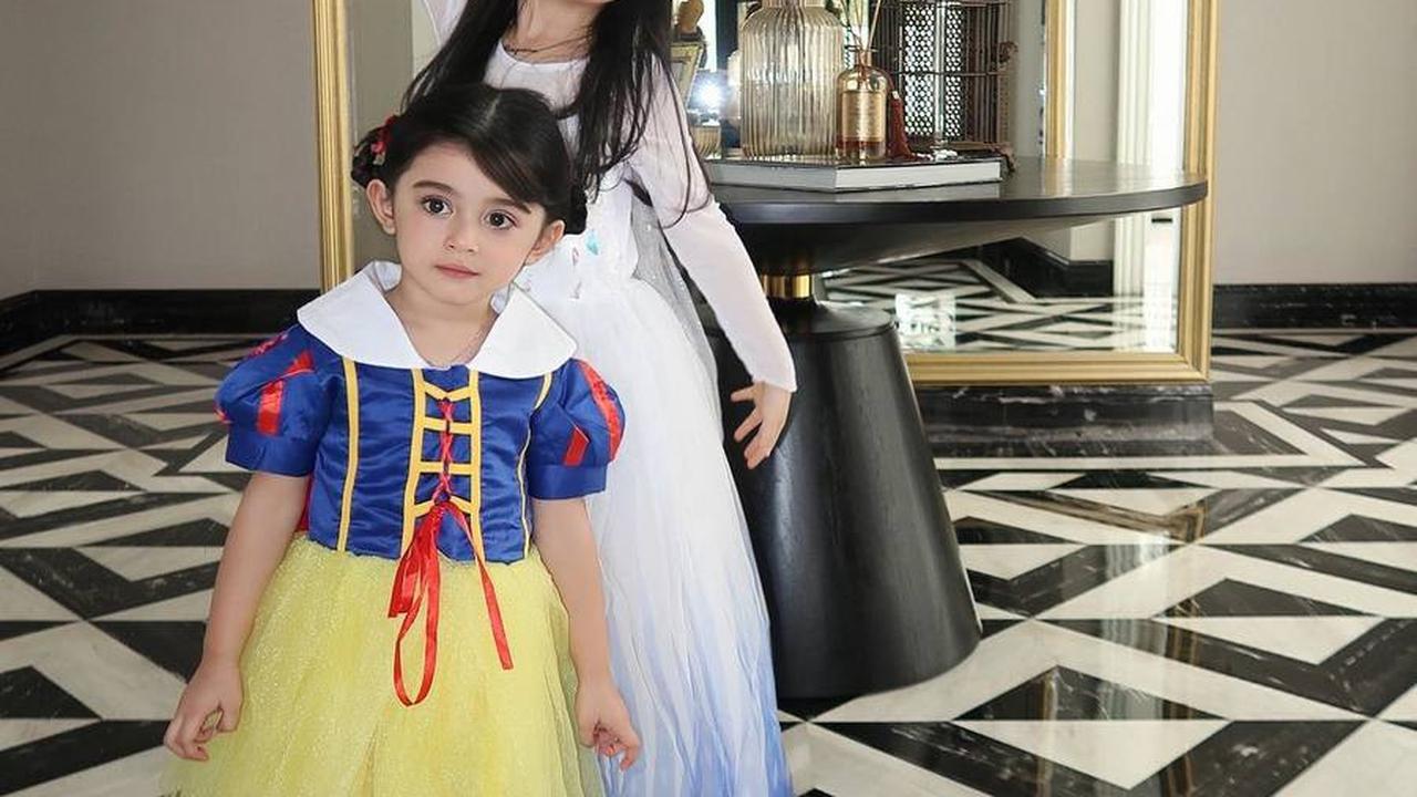 Pakai Kostum Snow White