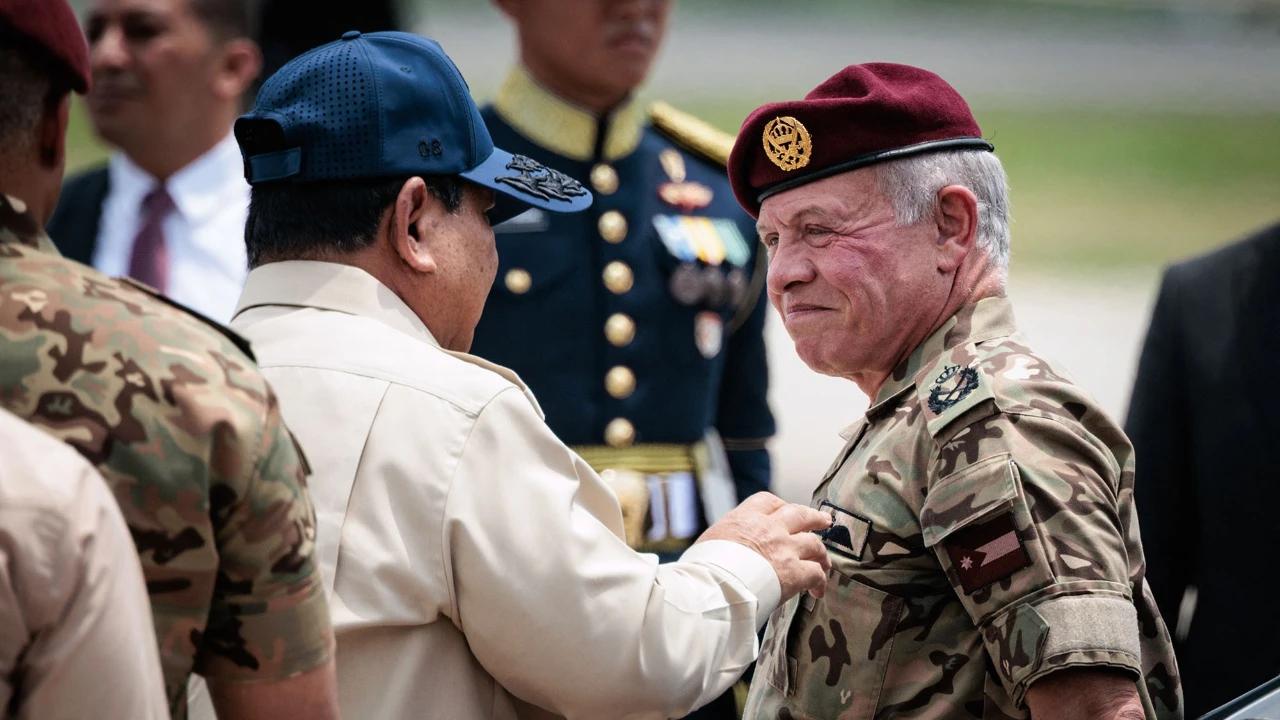 FOTO: Presiden Prabowo Antar Kepulangan Raja Abdullah II di Lanud Halim Perdanakusuma