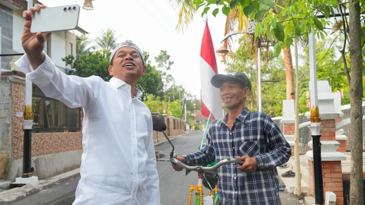 Idolakan KDM dan Prabowo, Buruh Tani Asal Jepara Ini Rela Kayuh Ontel Sembilan Hari ke Subang
