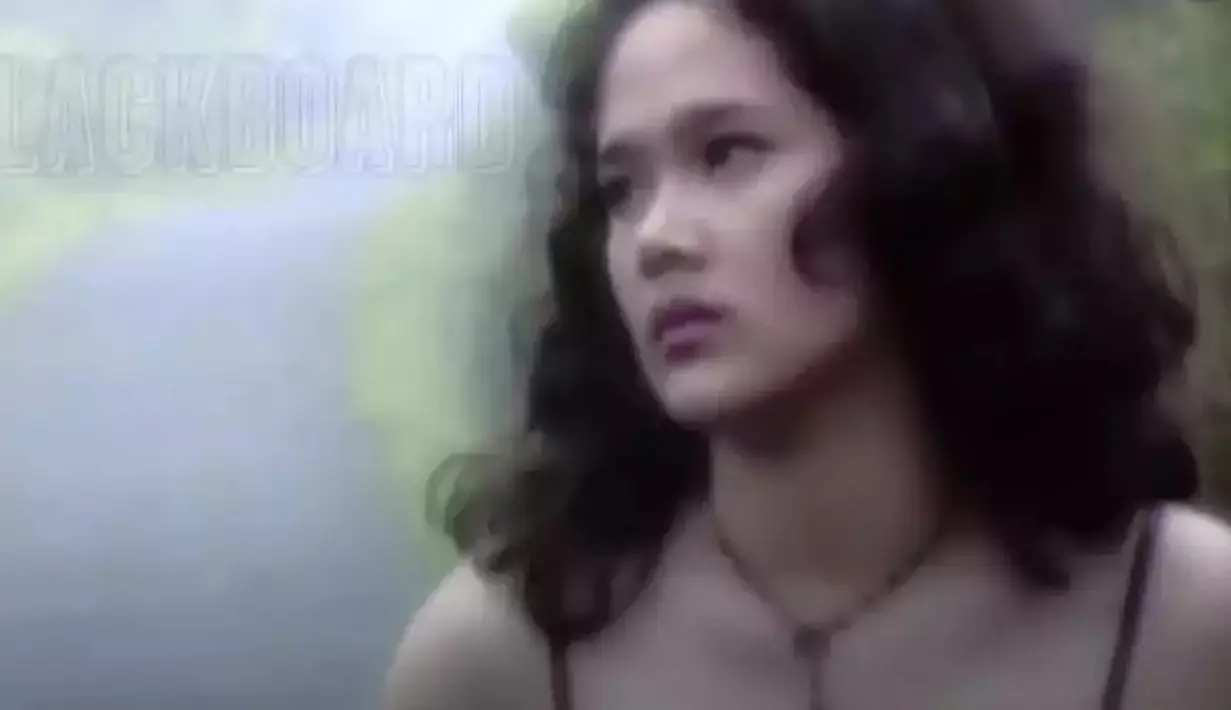 Sudah cantik dari dulu, Mulan kala itu memancarkan pesona berbeda dari yang sekarang. [Youtube Sha Silaban]