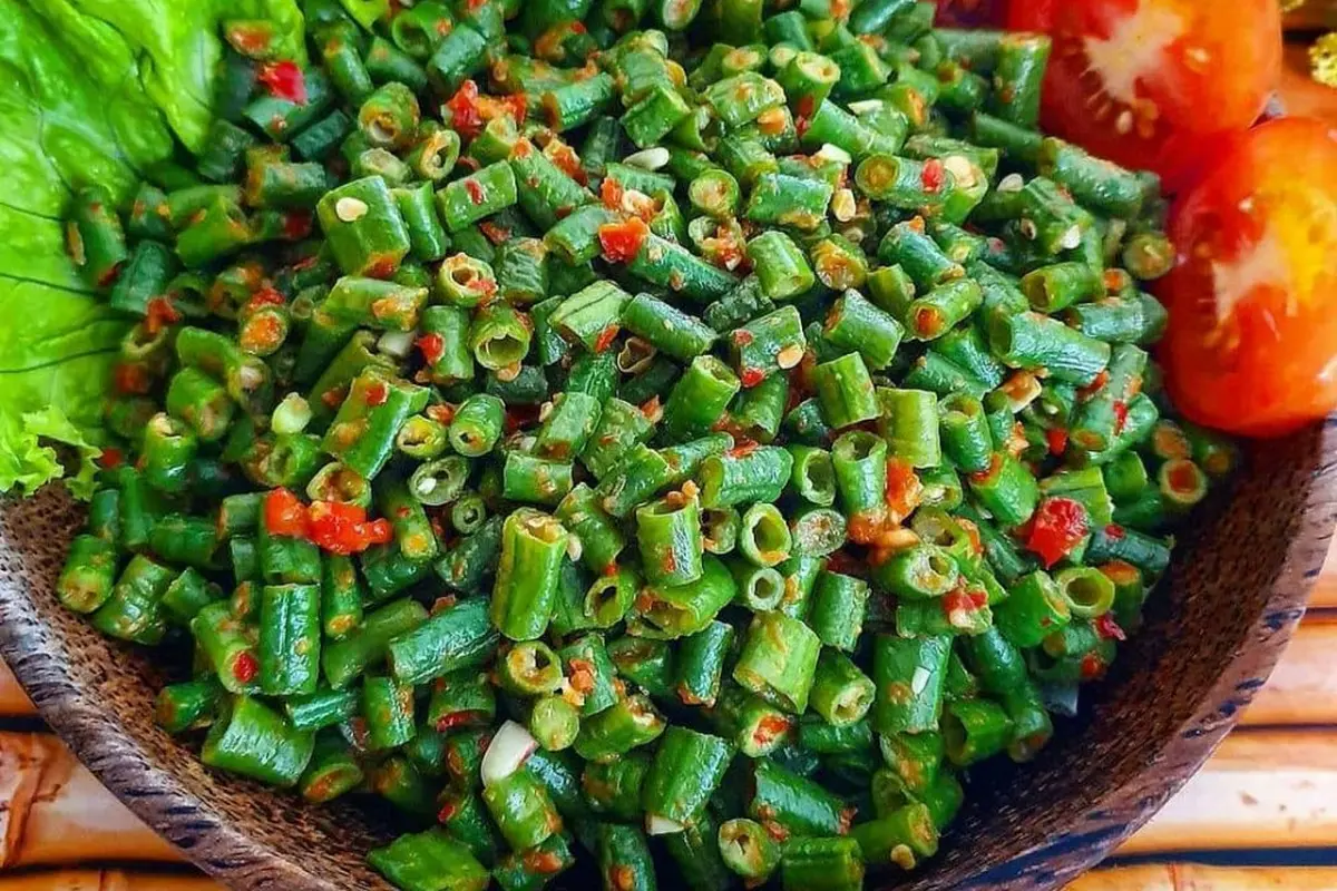 Sepiring pecok kacang panjang