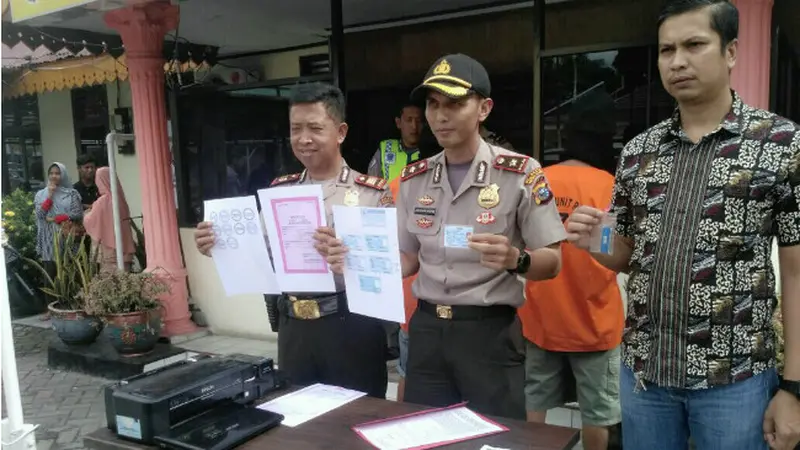 Polisi Ungkap Pembuat KTP Palsu Untuk Pilkada Riau