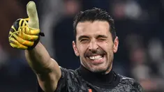 Setelah berkelana ke klub-klub besar yang mengharumkan namanya dengan berbagai gelar, 5 pemain berikut memutuskan untuk kembali ke klub pertamanya mengawali karier di sepak bola. Apakah ini pertanda mereka akan segera pensiun dari kariernya sebagai pemain? (Foto: AFP/Marco Bertorello)