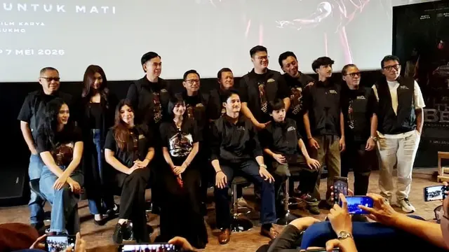 Para pemain film The Bell: Panggilan untuk Mati. (M Altaf Jauhar/ Liputan6.com)