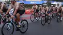 Bersepeda bersama ini menempuh rute sejauh lebih dari 39 kilometer yang dimulai dan diakhiri di Balai Kota. (Liputan6.com/Herman Zakharia)