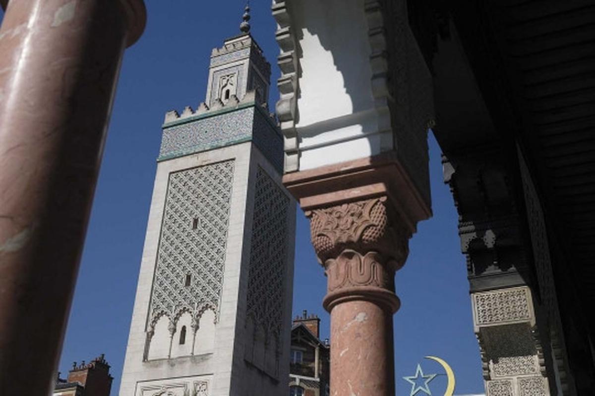 Menelusuri keindahan Masjid Agung Paris