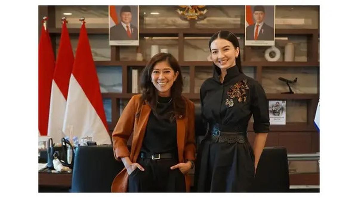 6 Potret Kedekatan Raline Shah dan Menteri Meutya Hafid, Siap Kerja Jadi Stafsus