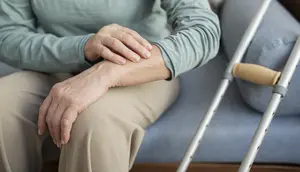 Parkinson Tak Menghalangi, Pria 90 Tahun Tuntaskan Tantangan Jalan Kaki