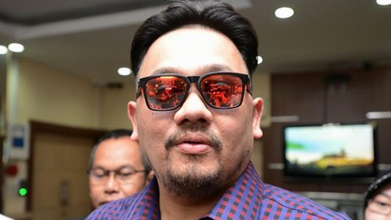 Aksi Farhat Abbas lawan Ahmad Dhani berakhir dibui