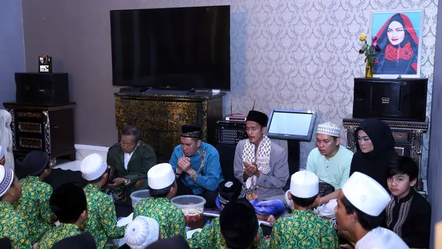 [Bintang] Julia Perez