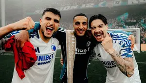 Kevin Diks (kanan) merayakan gelar juara Liga Super Denmark 2024/2025 bersama FC Copenhagen. (Instagram/kevindiks2).