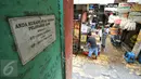 Aktivitas jual beli di Pasar Blora, Jakarta, Kamis (17/12/2015). Rencananya Pemprov DKI akan membongkar pasar tradisional yang telah berdiri sejak 1971 itu untuk dijadikan Terminal Terpadu Dukuh Atas pada 2016 mendatang. (Liputan6.com/Yoppy Renato)
