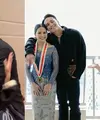 Kebahagiaan begitu terpancar dari Jefri Nichol. Melalui akun instagramnya, aktor ganteng itu momen mendampingi sang adik, Jessi Putri wisuda. Berikut potret bahagianya Jefri yang jadi tulang punggung keluarga sejak usia 17 tahun. [Instagram/jefrinichol]
