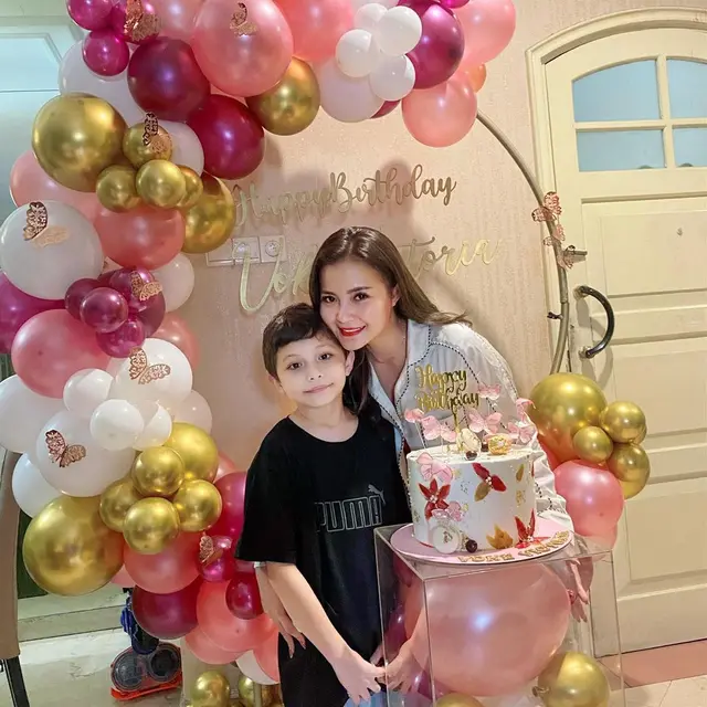 Voke Victoria merayakan ulang tahun ke-26 (Foto: Instagram/@vokevictoriaaa)