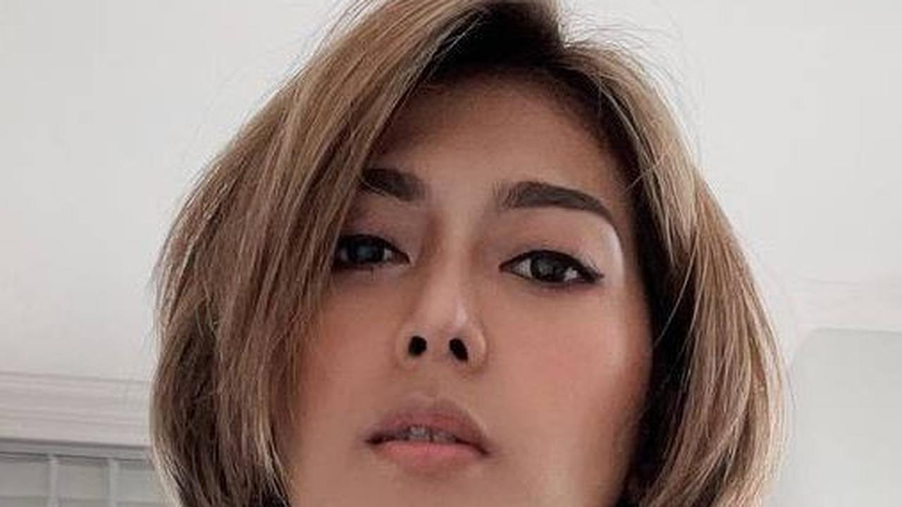 10 Foto Terkini Yenny AFI yang Kini Berjualan Rujak di Bali, Tidak Malu Memulai Usaha dari Awal - Membuat dan Mengemas Produk Sendiri