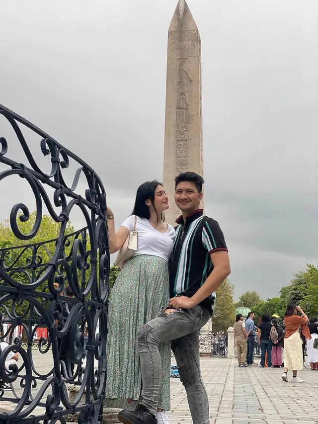 Yasmie Ow makin cantik saat hamil (instagram/yxsmine.ow)